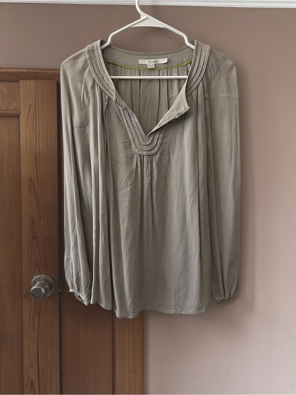 Boden Gray Pleated Split Neck Long Sleeve Blouse Top Size 8